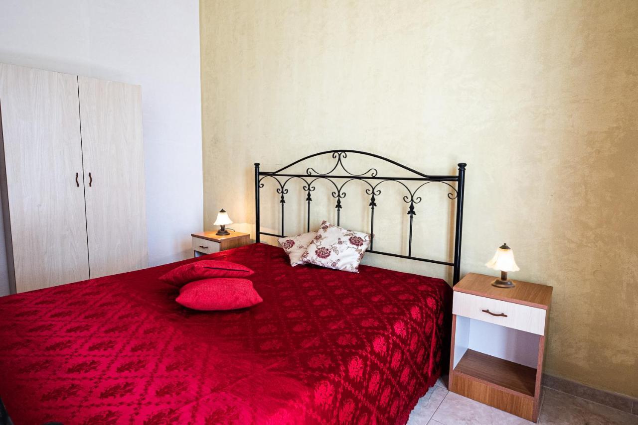 דירות מרינה די מנקוורסה Mancaversa Gallipoli Casa Vacanza Stefania מראה חיצוני תמונה